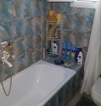 Sunny Quiet Apt * 塞萨洛尼基