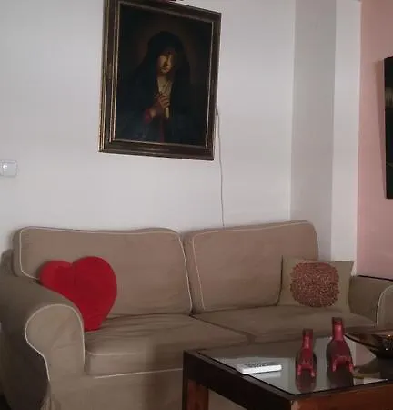 Sunny Quiet Apt سالونيك
