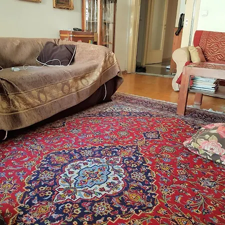 Sunny Quiet Apt سالونيك